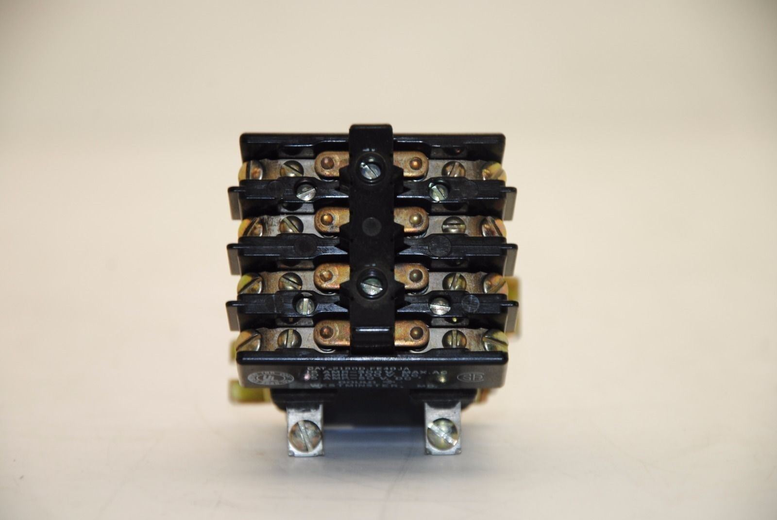 GOULD GENERAL PURPOSE RELAY 2180D- FE40JA 15AMP 300V MAX.AC 24VDC Coil