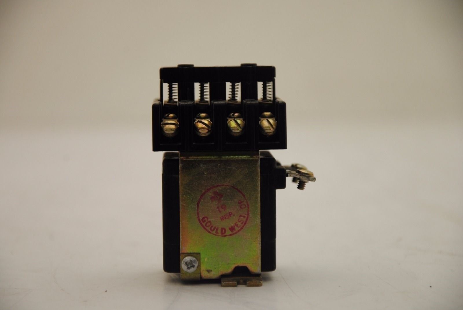 GOULD GENERAL PURPOSE RELAY 2180D- FE40JA 15AMP 300V MAX.AC 24VDC Coil