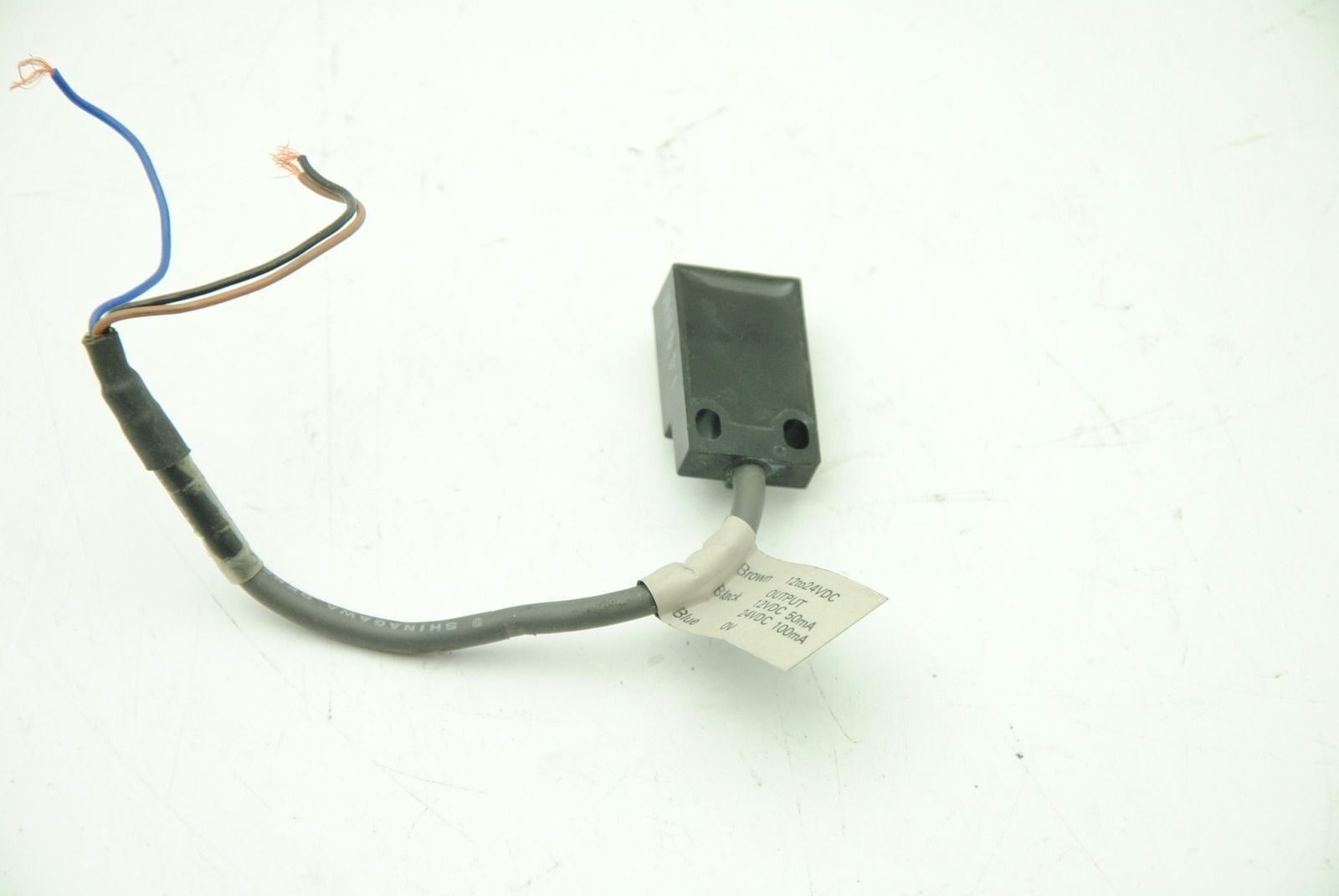 OMRON TL-W5MC1, Proximity Sensor, 12-24VDC