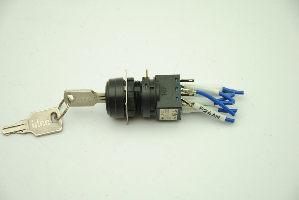 IDEC LW-C3, 3 Position Key Switch w/ Keys
