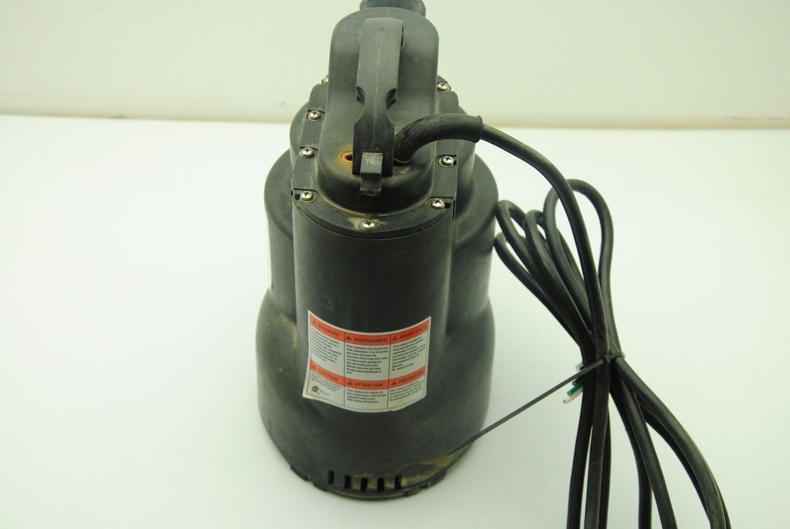 DAYTON 3YU58A Submersible Sump/Utility Pump 1/3 HP 115V 60Hz 2.5A