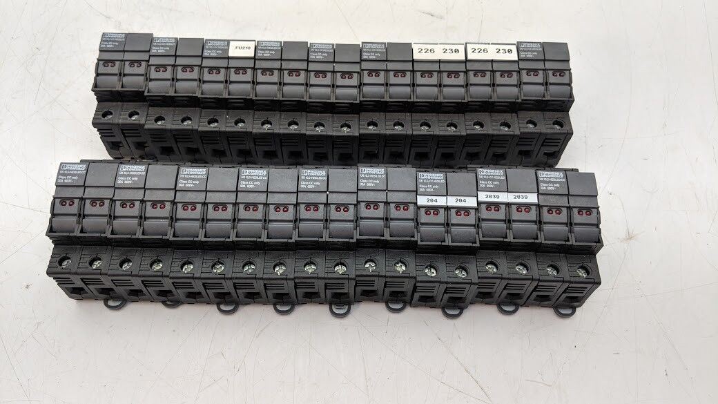PHOENIX CONTACT UK 10,3-CC HESILED 2-Pole Fuse Holder 30A 600V FNQ-R-1 Lot of 18