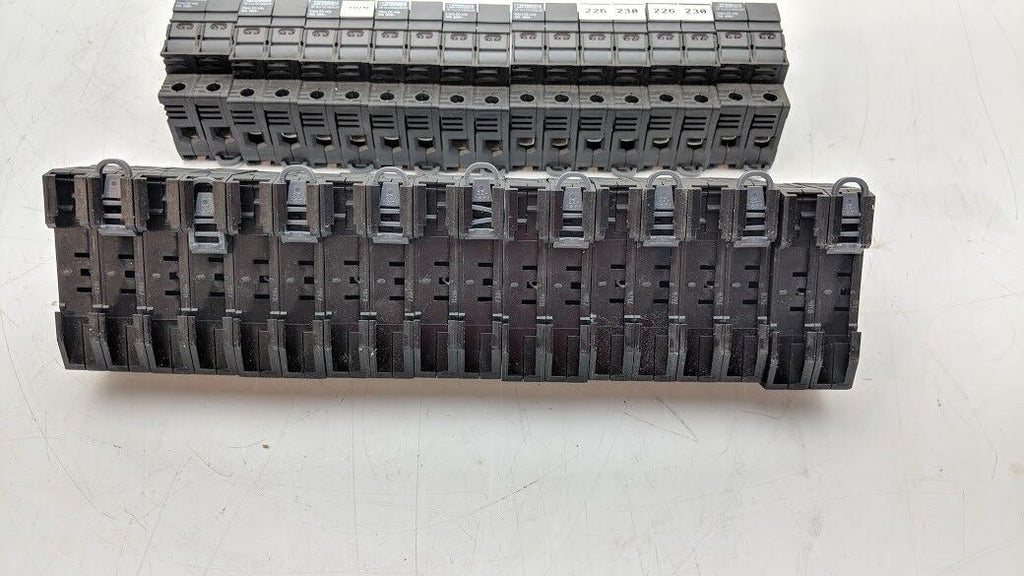 PHOENIX CONTACT UK 10,3-CC HESILED 2-Pole Fuse Holder 30A 600V FNQ-R-1 Lot of 18