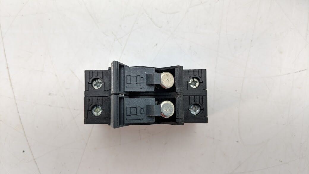 PHOENIX CONTACT UK 10,3-CC HESILED 2-Pole Fuse Holder 30A 600V FNQ-R-1 Lot of 18