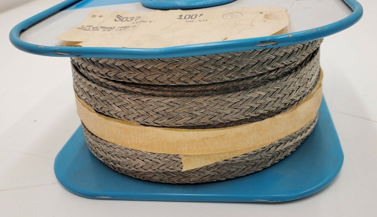 BELDEN 5037 240 x #30 Braided Tinned Copper 100 ft 6 AWG Approx. Dim. 3/32"x1/2"