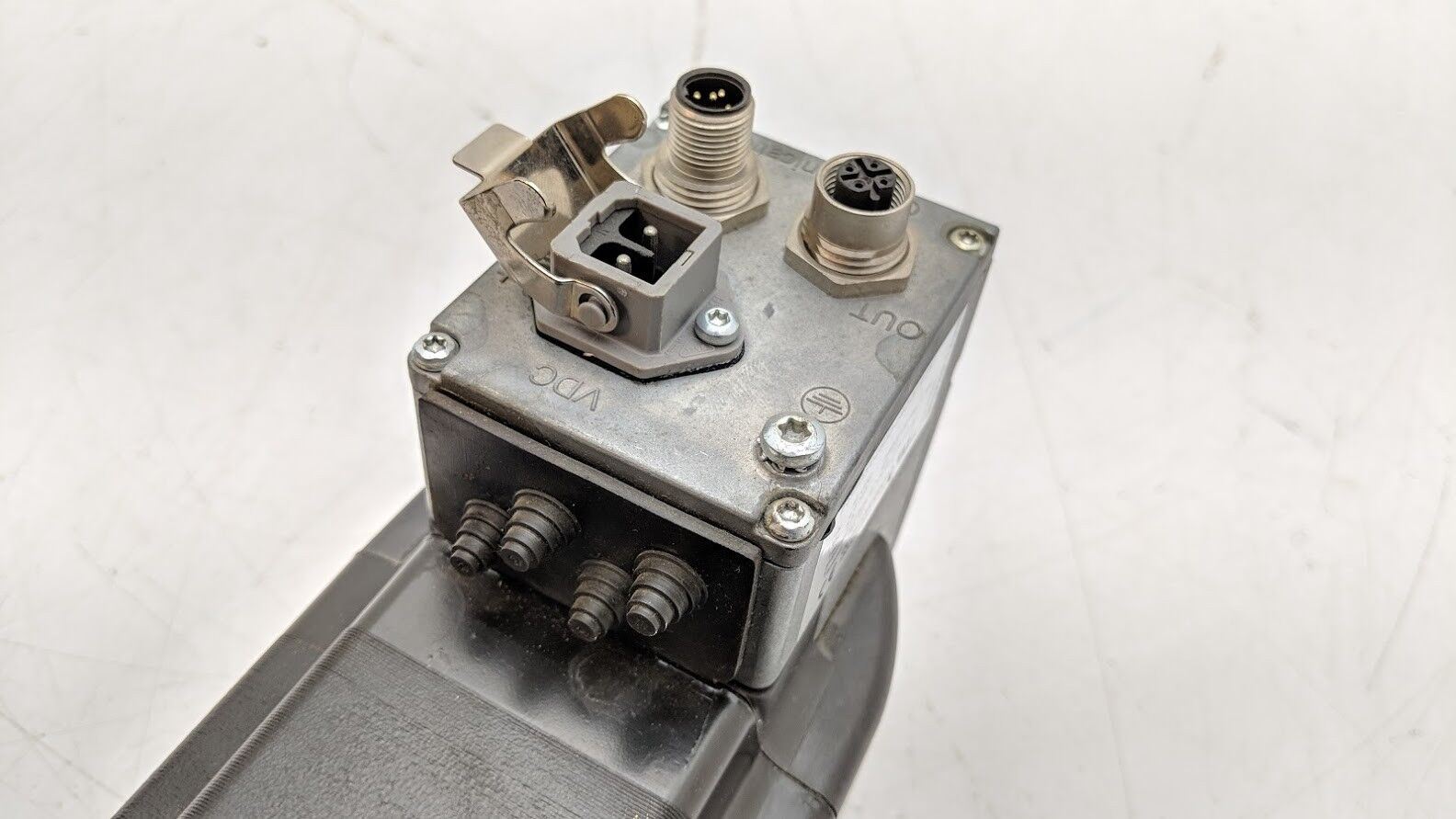 Berger Lahr IFS93/2DP0-DS/3DI-I54/O-001RPP41 Servo Motor 36VDC 5AMP 14mm Shaft