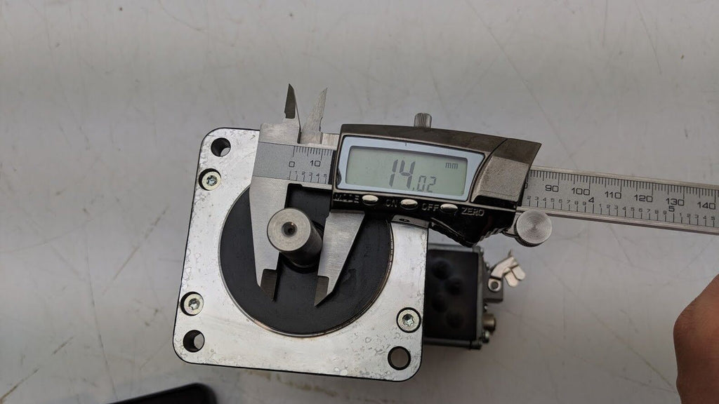 Berger Lahr IFS93/2DP0-DS/3DI-I54/O-001RPP41 Servo Motor 36VDC 5AMP 14mm Shaft