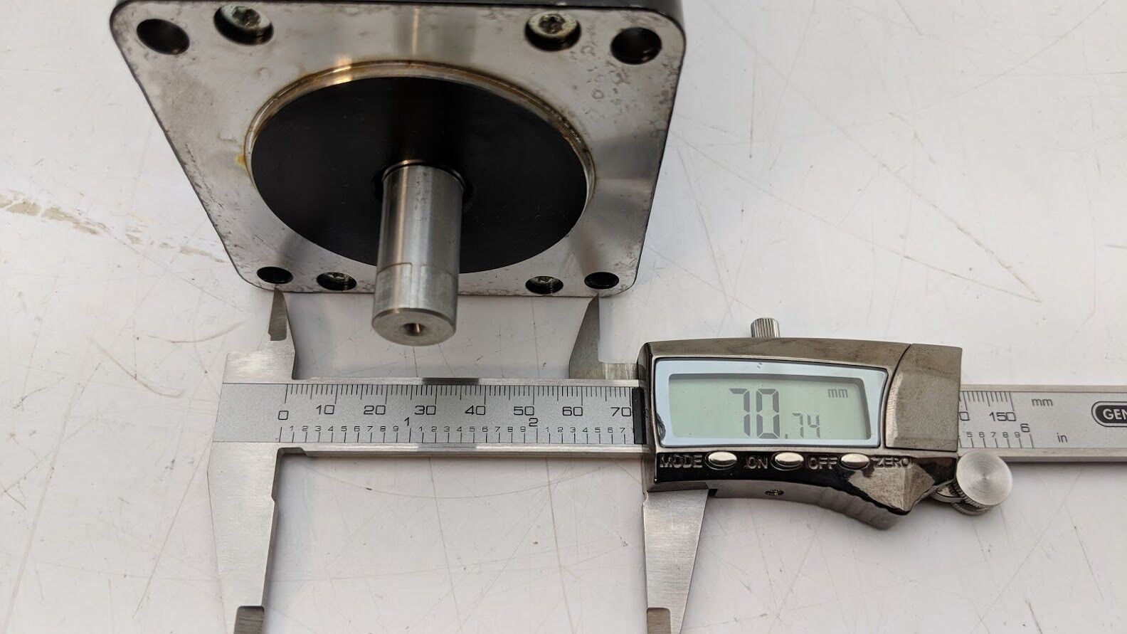 Berger Lahr IFS93/2DP0-DS/3DI-I54/O-001RPP41 Servo Motor 36VDC 5AMP 14mm Shaft