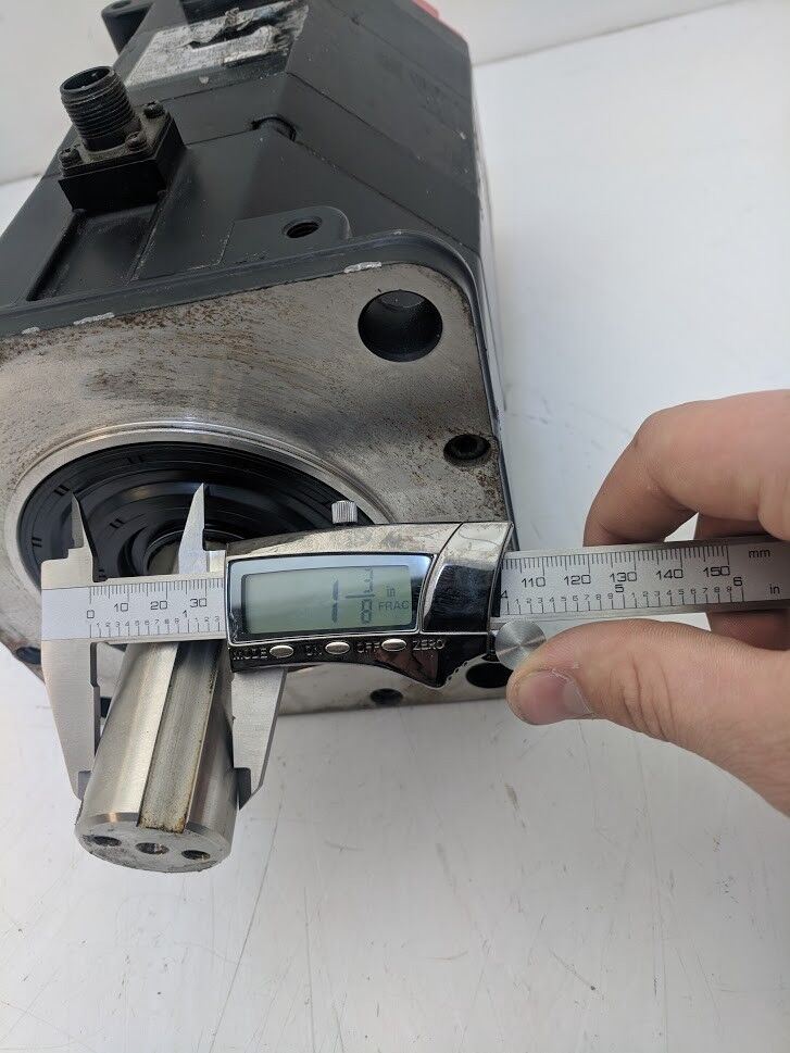 Fanuc A06B-0143-B175#7008 servo motor 2.8KW 3000RPM 155V