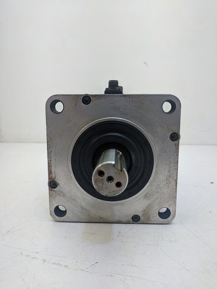 Fanuc A06B-0143-B175#7008 servo motor 2.8KW 3000RPM 155V