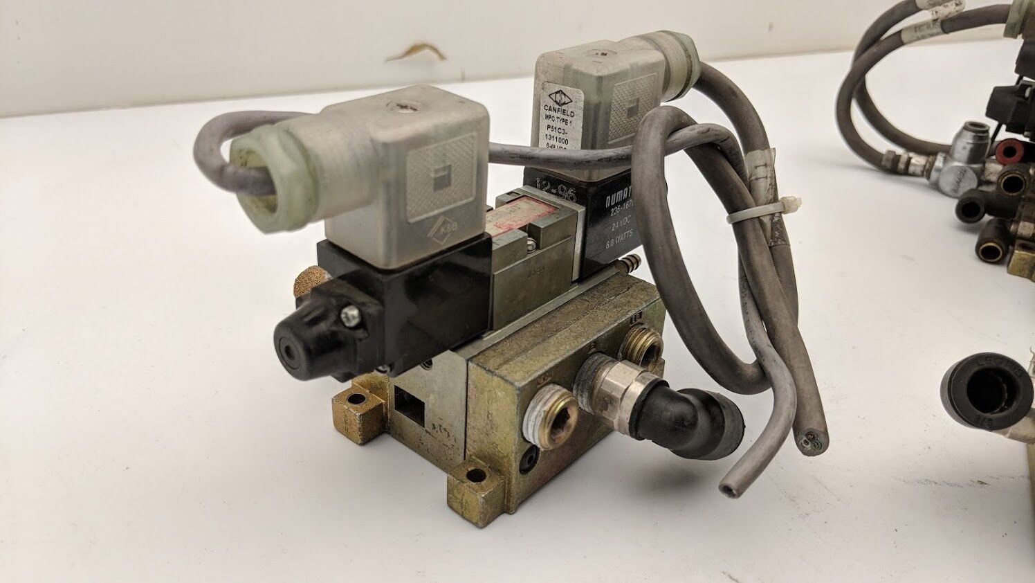 3x Numatics Pnumatic Manifold Block 5 Port 2-3 Position Solenoid 031SS4154 24VDC