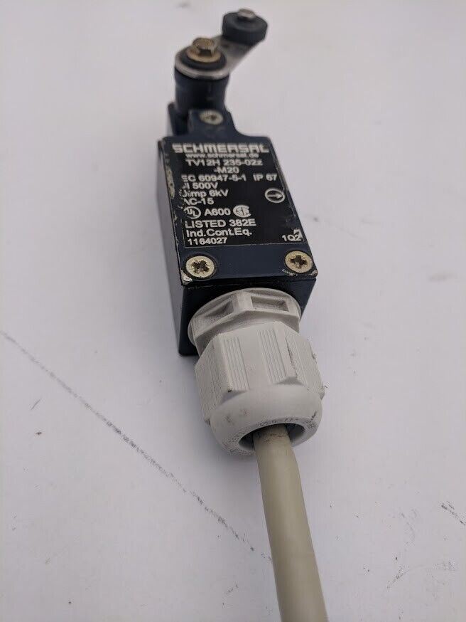 Schmersal TV12H 235-02z, 20z Safety Door Roller Lever Limit Switch Contact IP67