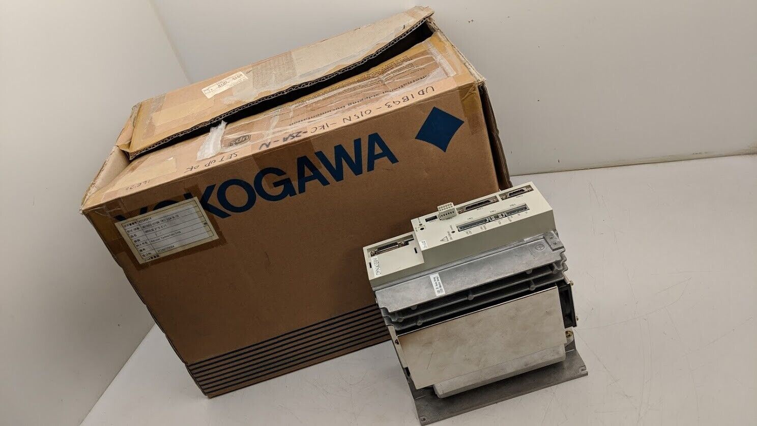 Yokogawa Servo Motor Drive US1BG3-015N-1KC-2SA-N/CN 230V 1PH Input 230V 3PH Out