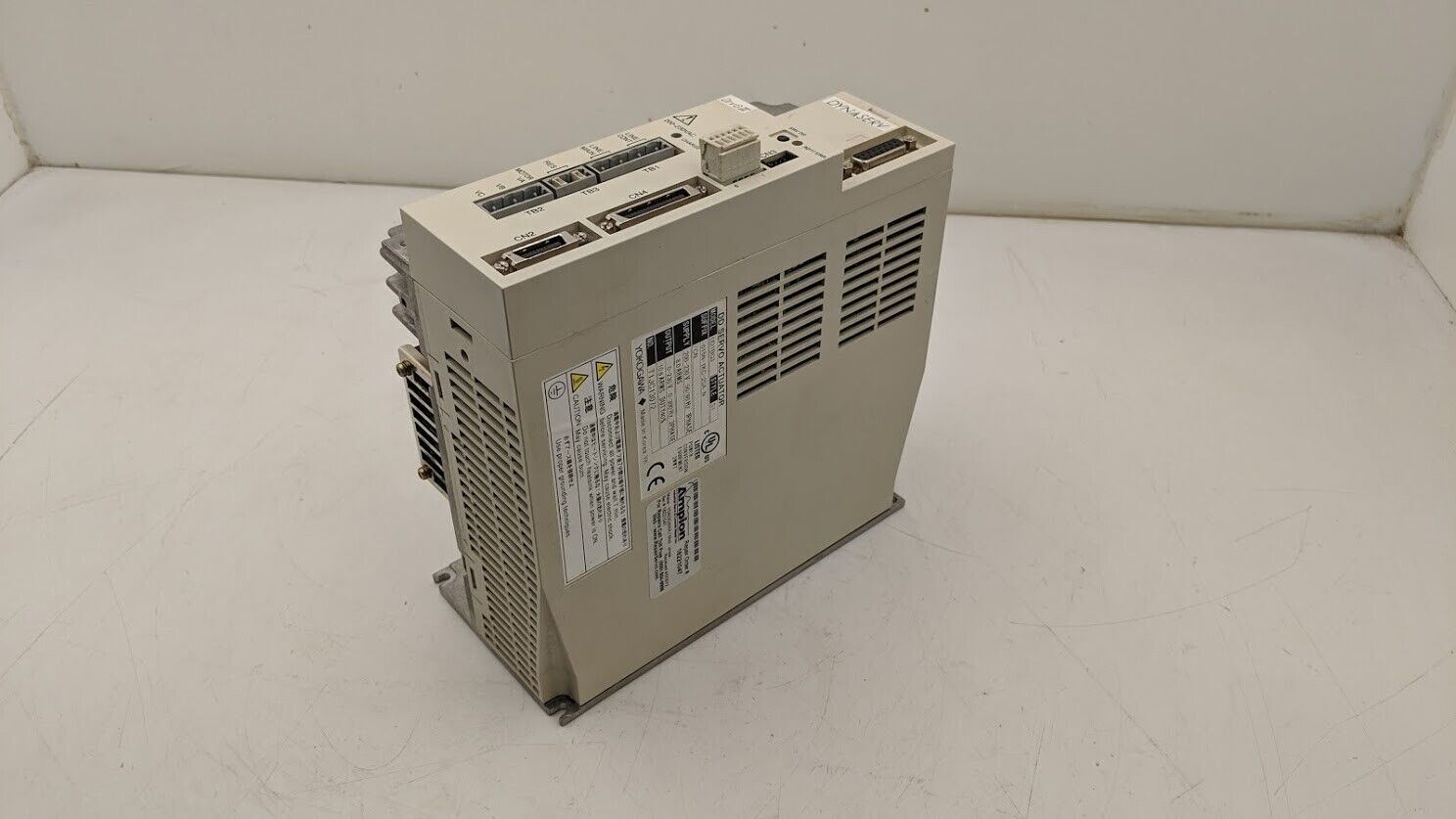 Yokogawa Servo Motor Drive US1BG3-015N-1KC-2SA-N/CN 230V 1PH Input 230V 3PH Out
