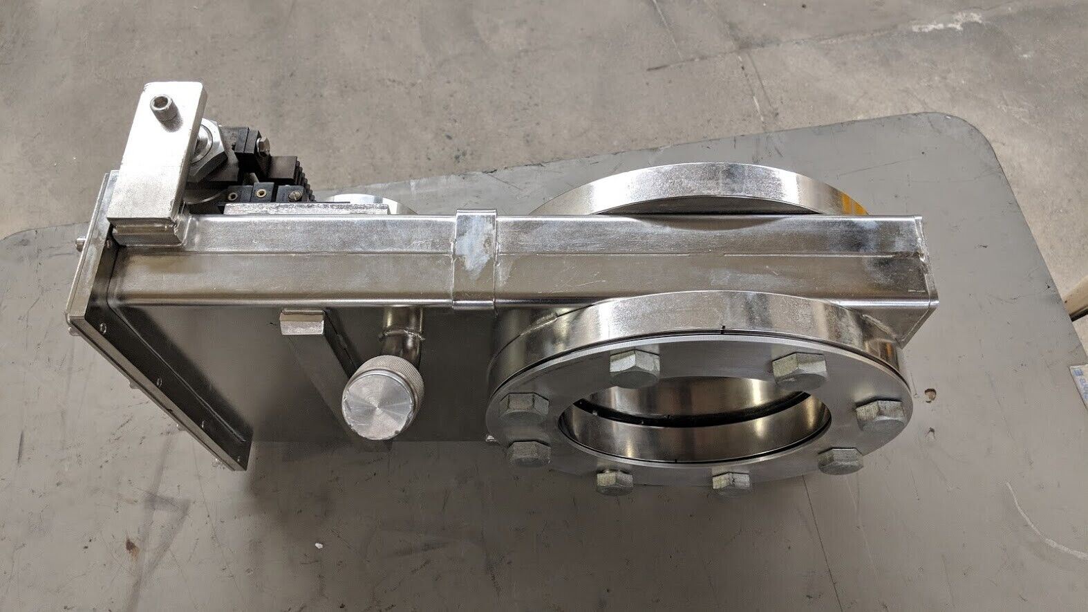 KEY High Vacuum Products 7" VAT Valve Pneumatic Actuator GV-7A2GR-LSION