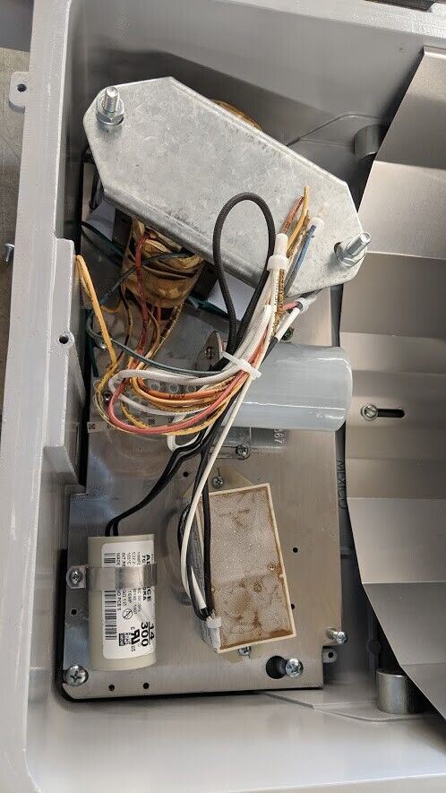 Cooper Crouse-Hinds FMVSY150/MT 76 Industrial Hazardous Location Light Fixture