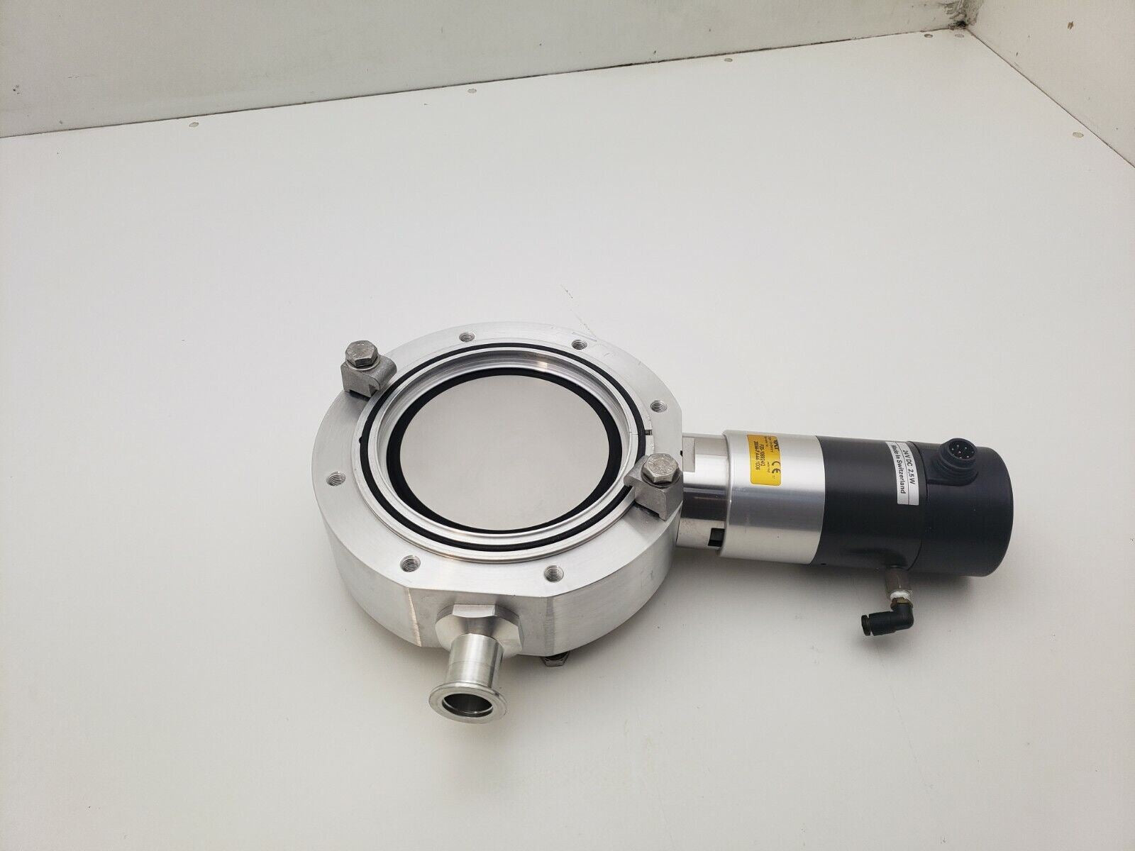 VAT F20-106924/2 6" Pneumatic Air Butterfly Valve 1.5" Vent Port 24VDC