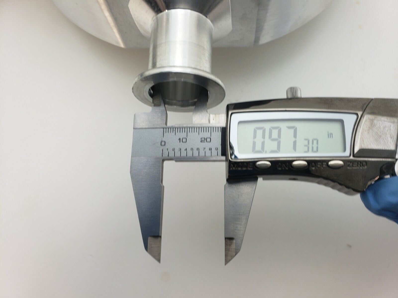 VAT F20-106924/2 6" Pneumatic Air Butterfly Valve 1.5" Vent Port 24VDC