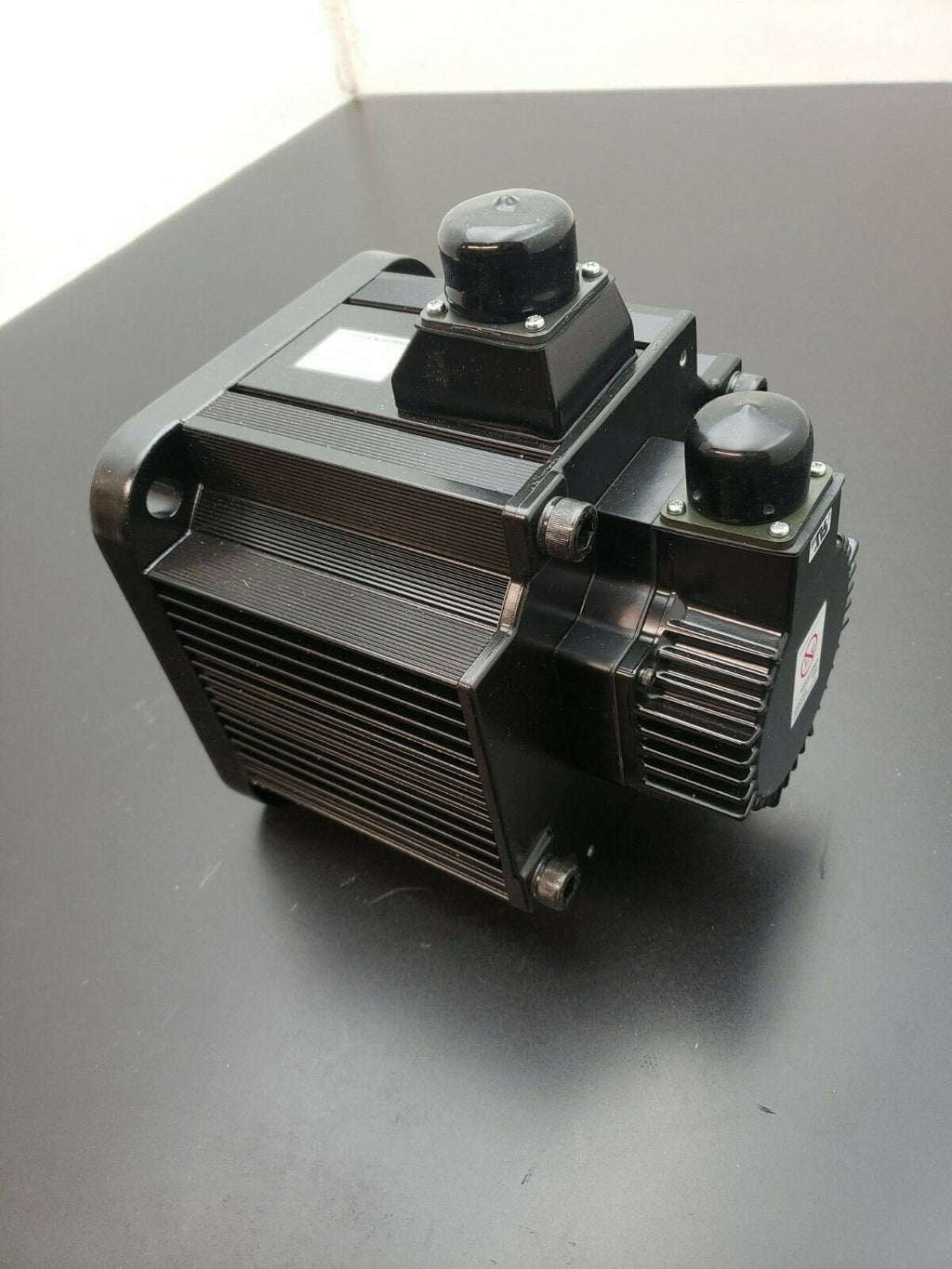New Yaskawa AC Servo Motor SGMG-20ASB New 2Kw 200V 18.5 A