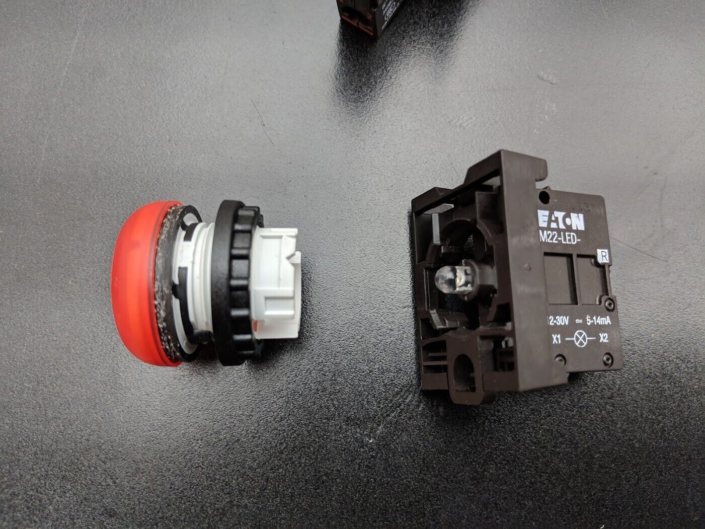 4x Eaton Industrial Machine Red LED Panel Light M22-LED 12-30VAC 5-14mA 22mm