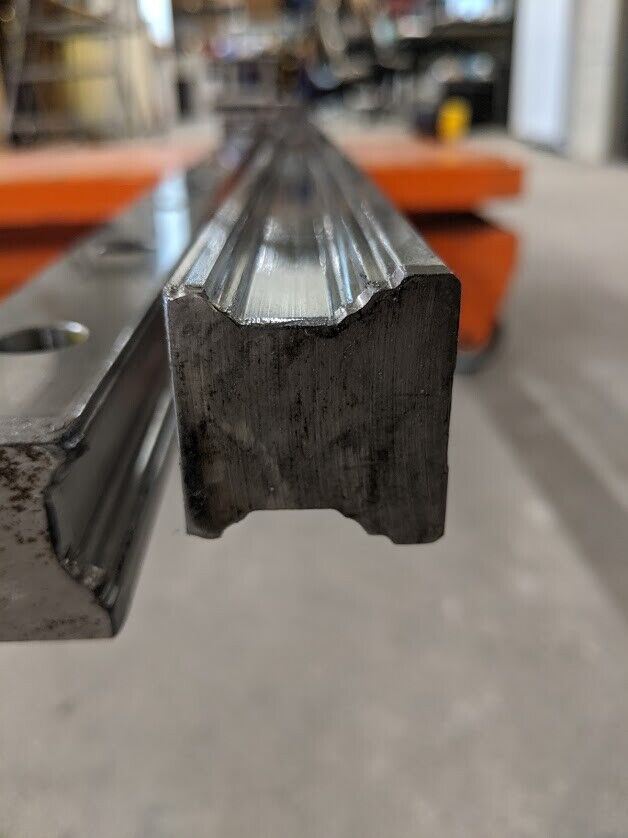 Rexroth Linear Guides Caged Bearing LM 2 Rails 91'' 4 Blocks R1605 30 R2011 SNS