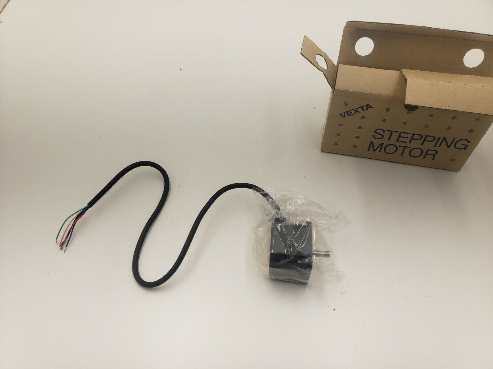 Oriental Motor Vexta PK564AUA 5-Phase Stepping Motor New In Box