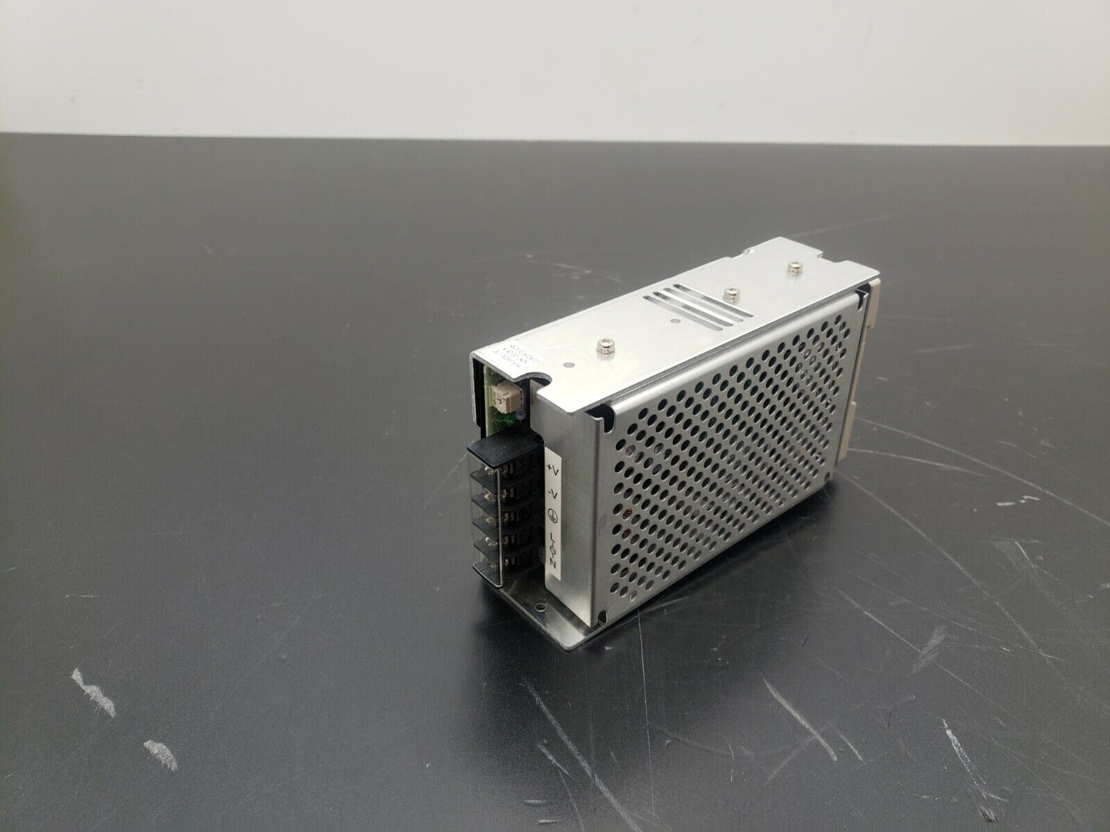 Omron Power Supply S8JX-G15024CD Din-Mounted 150 Watts 6.5A 24V Out 100-240V In