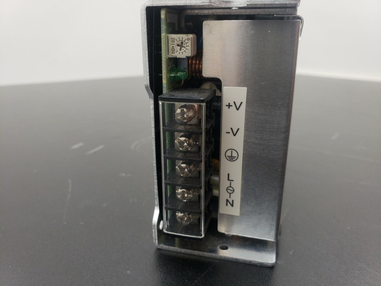 Omron Power Supply S8JX-G15024CD Din-Mounted 150 Watts 6.5A 24V Out 100-240V In