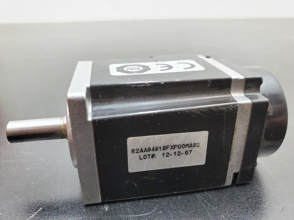 Sanmotion Sayo Denki R2AA04010FXP00M Servo Motor 100W AC200V .8A 3000RPM