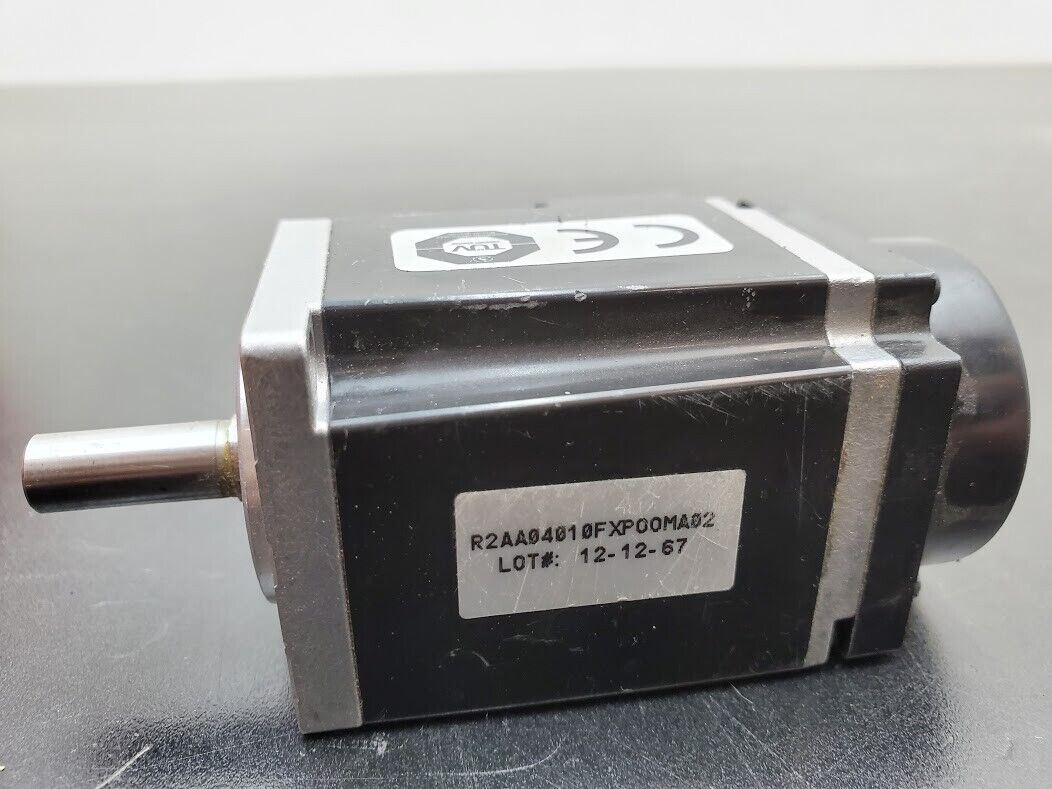 Sanmotion Sayo Denki R2AA04010FXP00M Servo Motor 100W AC200V .8A 3000RPM
