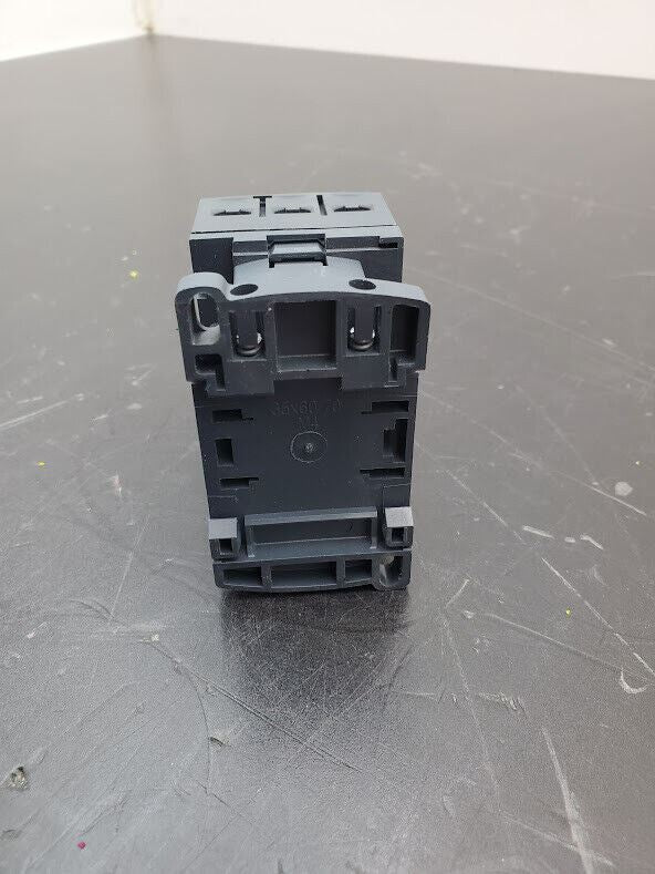 TELEMECANIQUE LC1D09 Contactor 200-600V 1PH or 3PH 2-5kW w/ 120VAC Coil DIN Rail