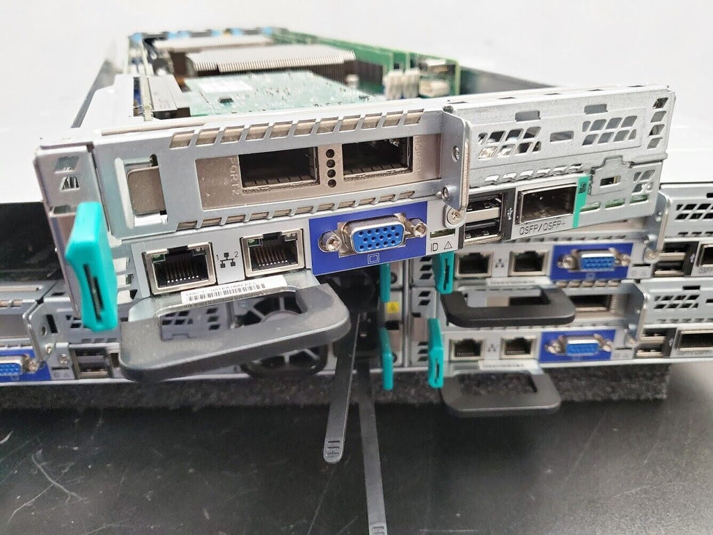 Intel Server Storage H2216XXKR 16x SFF HDD 8x Xeon E5-2680 256Gb DDR3-1600 Ram B