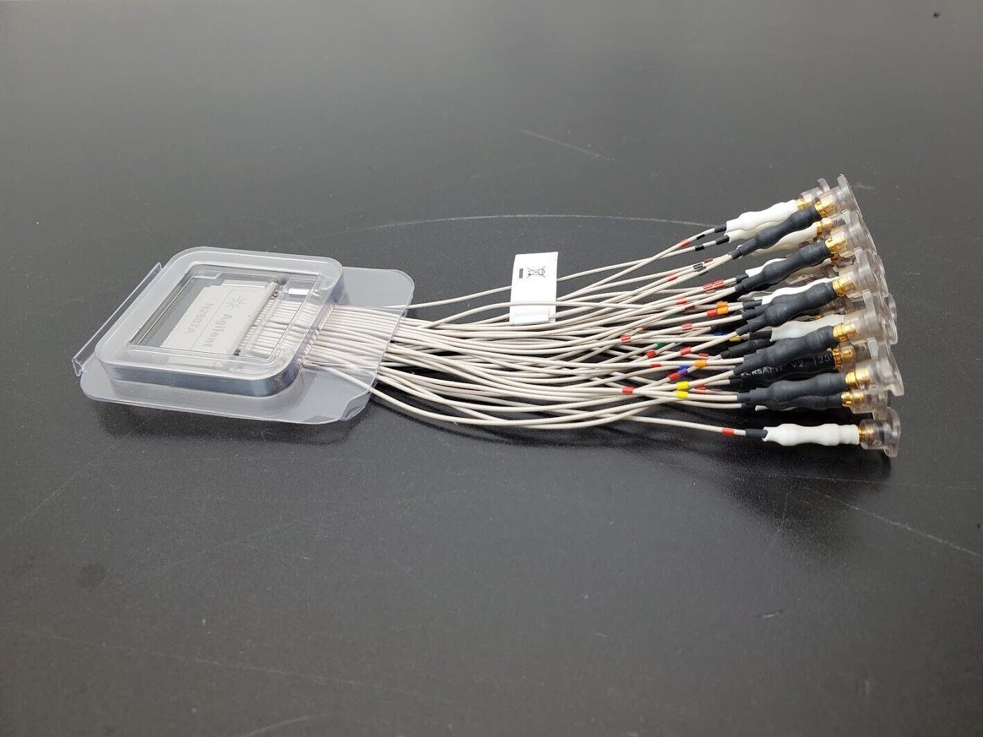 Agilent N2887A InfiniiMax Series probe adapter 36 Measurement Points with Case