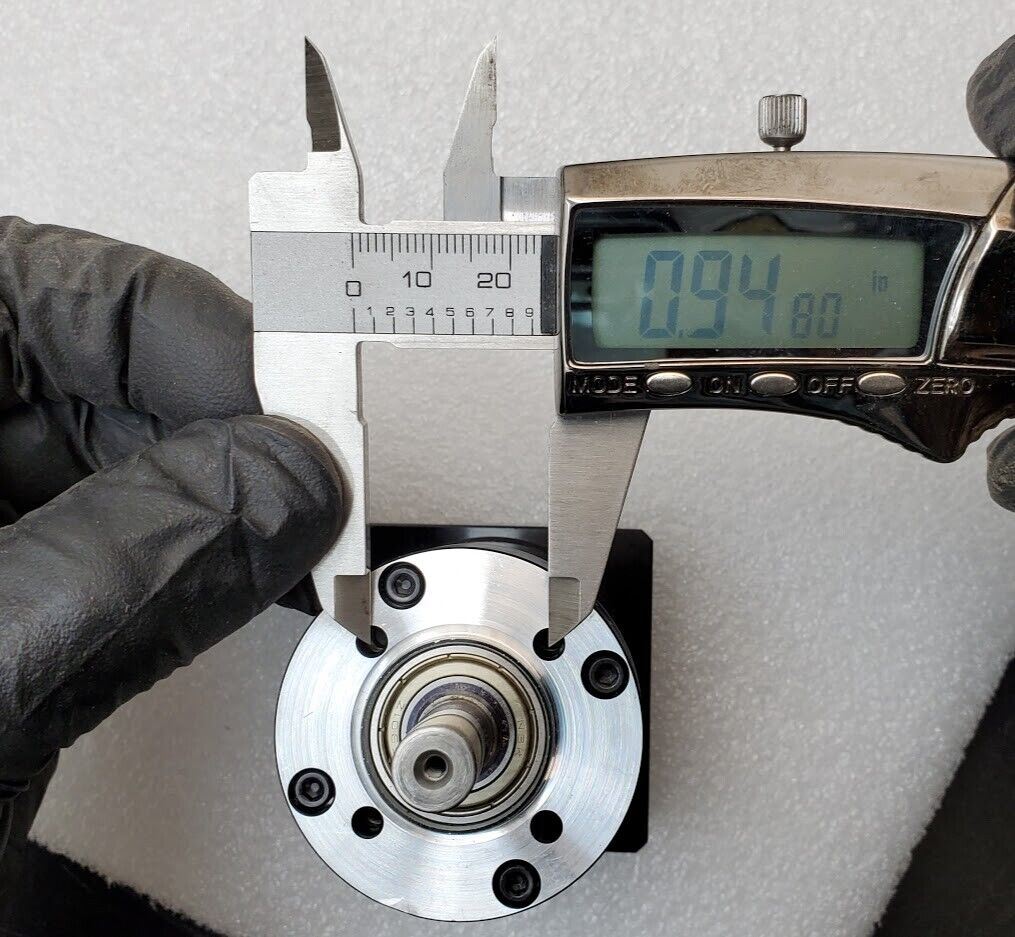 APEX DYNAMICS PG040 - 004 Planetary Servo Inline Gearbox Gear Reducer 4:1 NEW