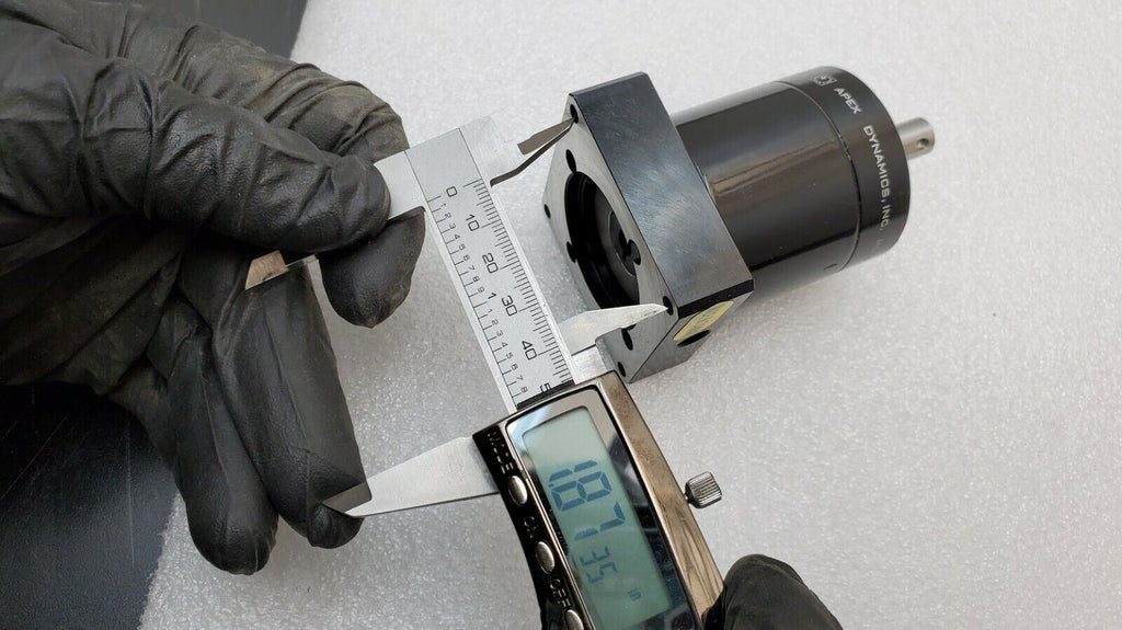 APEX DYNAMICS PG040 - 004 Planetary Servo Inline Gearbox Gear Reducer 4:1 NEW