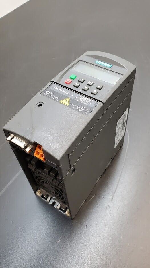 Siemens Micromaster 420 Drive 6SE6420-2AB15-5AA1 w/ 6SE6400-1PB00-0AA0 & Panel
