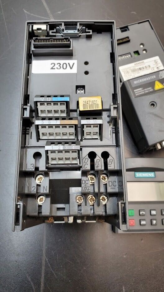 Siemens Micromaster 420 Drive 6SE6420-2AB15-5AA1 w/ 6SE6400-1PB00-0AA0 & Panel