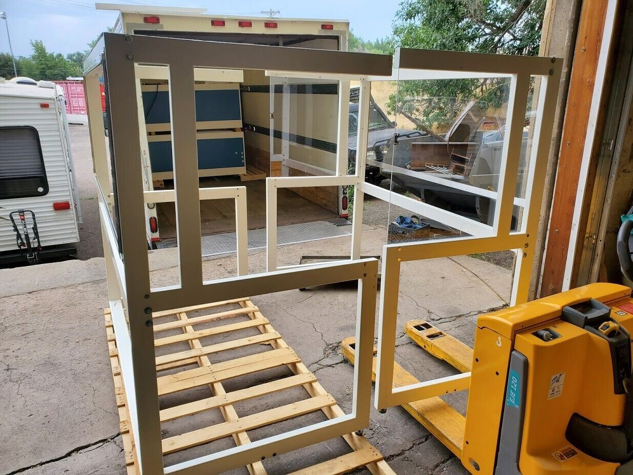 Envirco Unidirectional Flow Clean Bench Workstation HEPA MAC10 w/stand Downflow