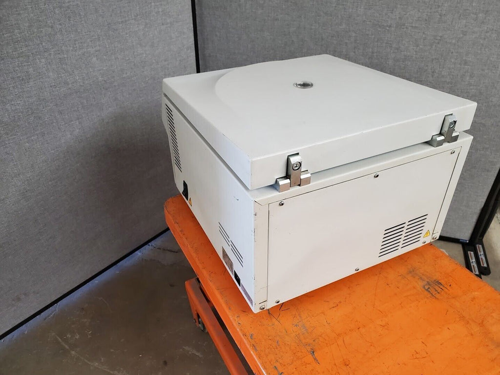 Eppendorf Centrifuge 5804 Power On Tested Motor Spins, Error 6, No rotor