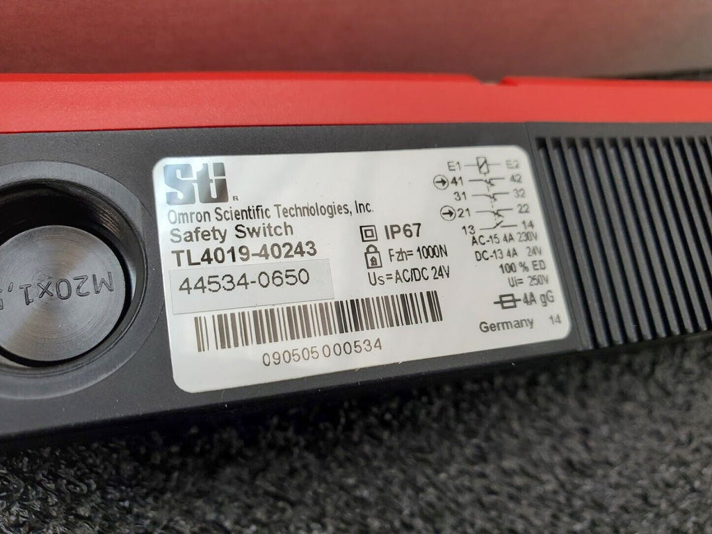 OMRON STI TL4019-40243F2M TL4019-4 24V FLX2 ACT 44534-0650 NEW Safety Interlock