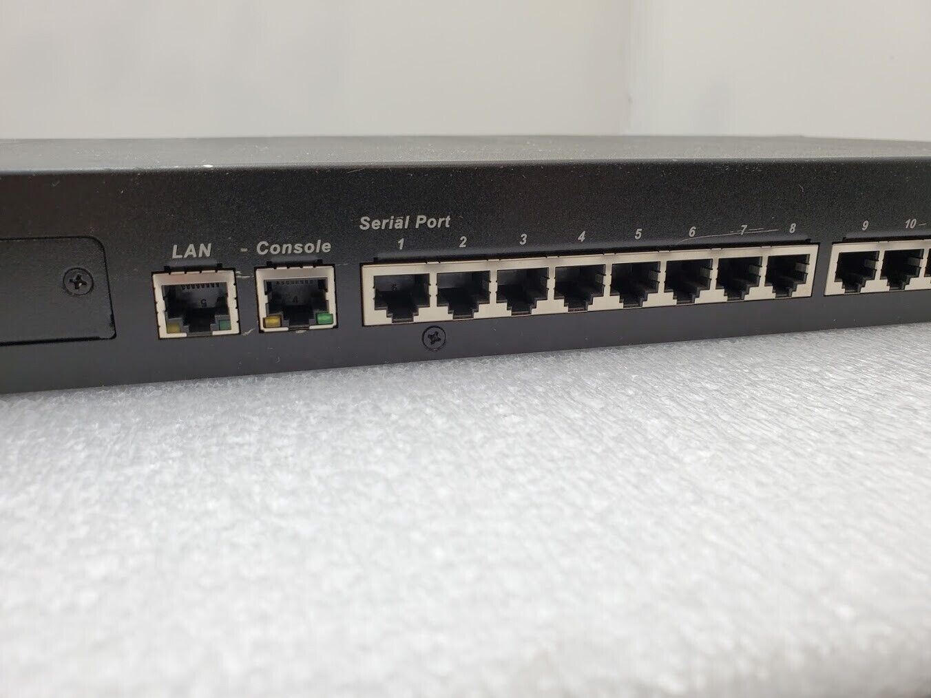MOXA NPort 6610-16 16 Ports 8-pin RJ45 RS-232 Secure Device Server 100V~240Vac