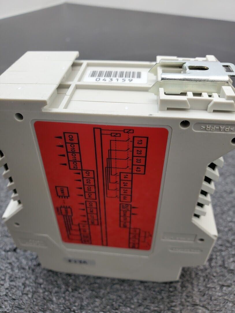 Euchner CES-AR-AES-12, CESARAES12  Safety Unit DIN Rail 4x Safety Relays