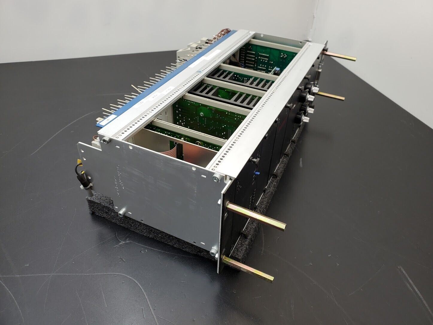 Leybold APS 1104 Evaporator Control Rack EMK11 LES05 Sweep Control ASG04 AFB04