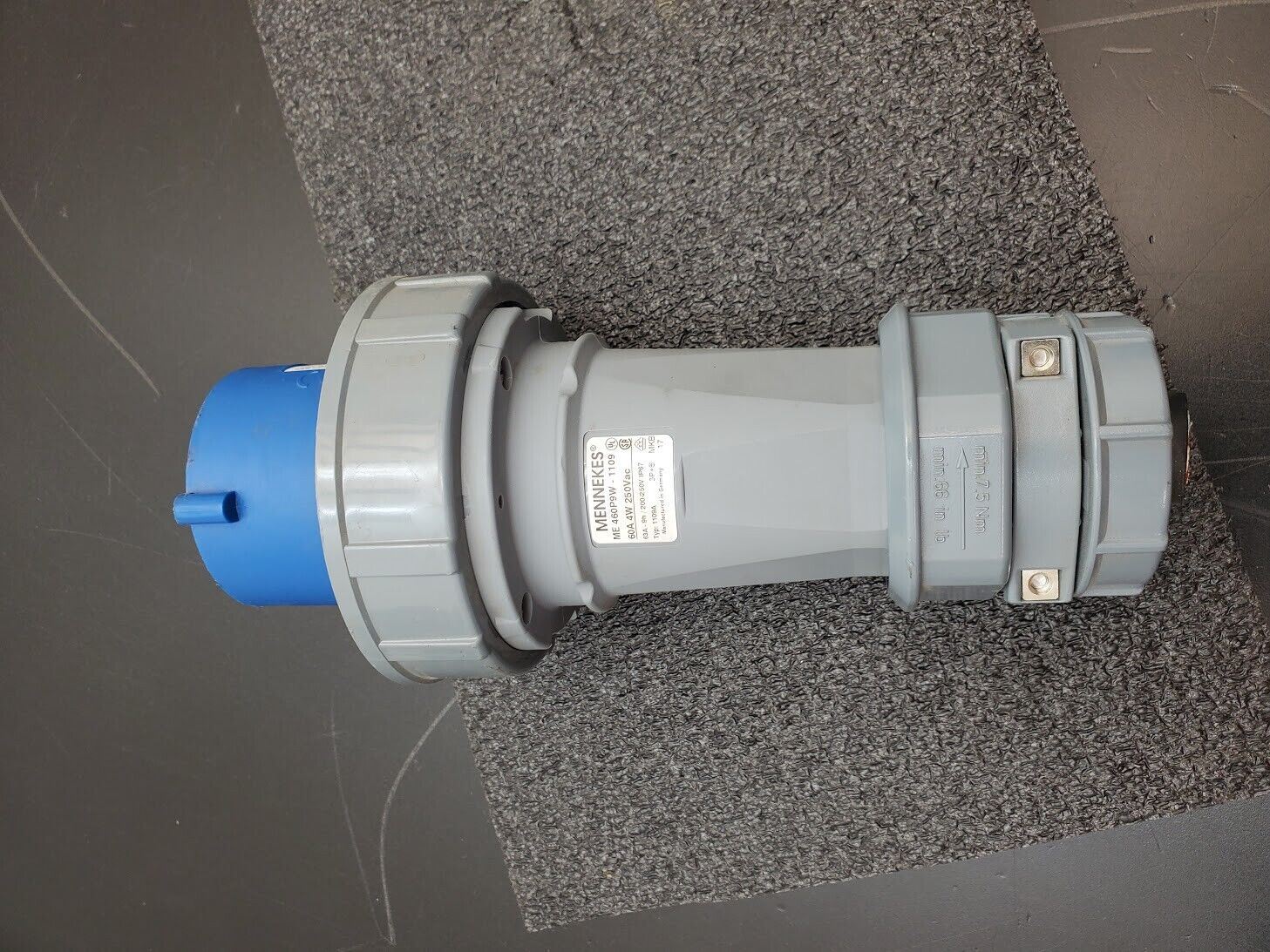 MENNEKES ME460P9W-1109 Pin Sleeve Plug 5 Pin and Sleeve 60A 4W 3PH 250VAC IP67