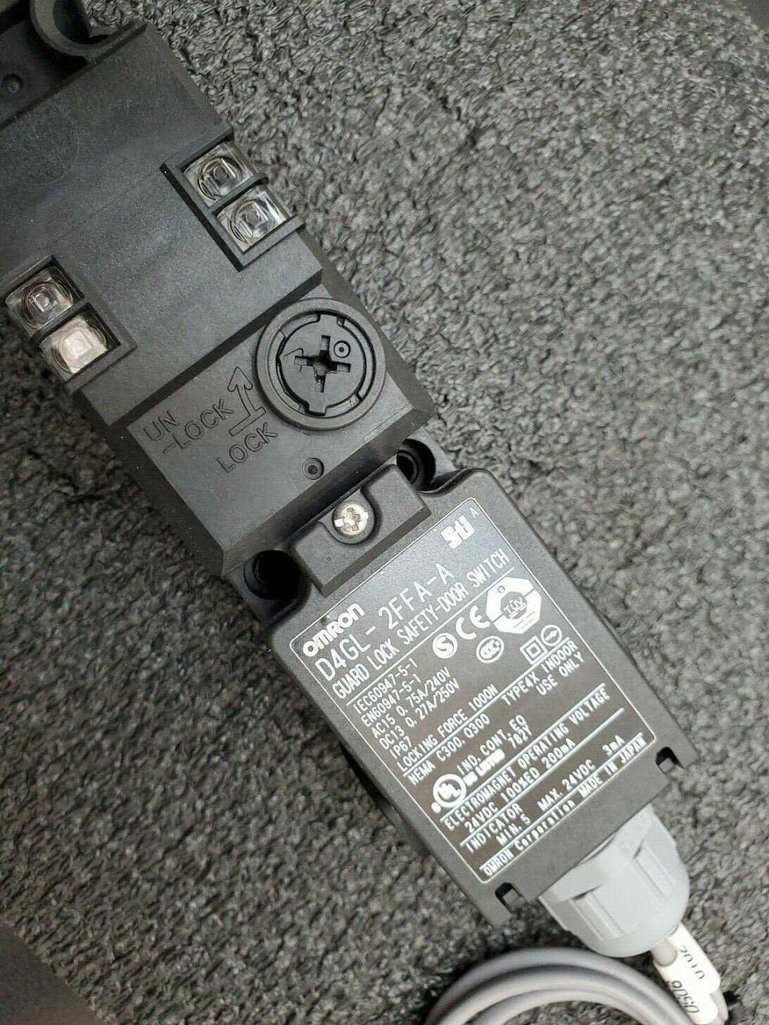 Omron STI D4GL-2FFA-A Guard Lock Safety Door Switch Interlock w/ Manual Override