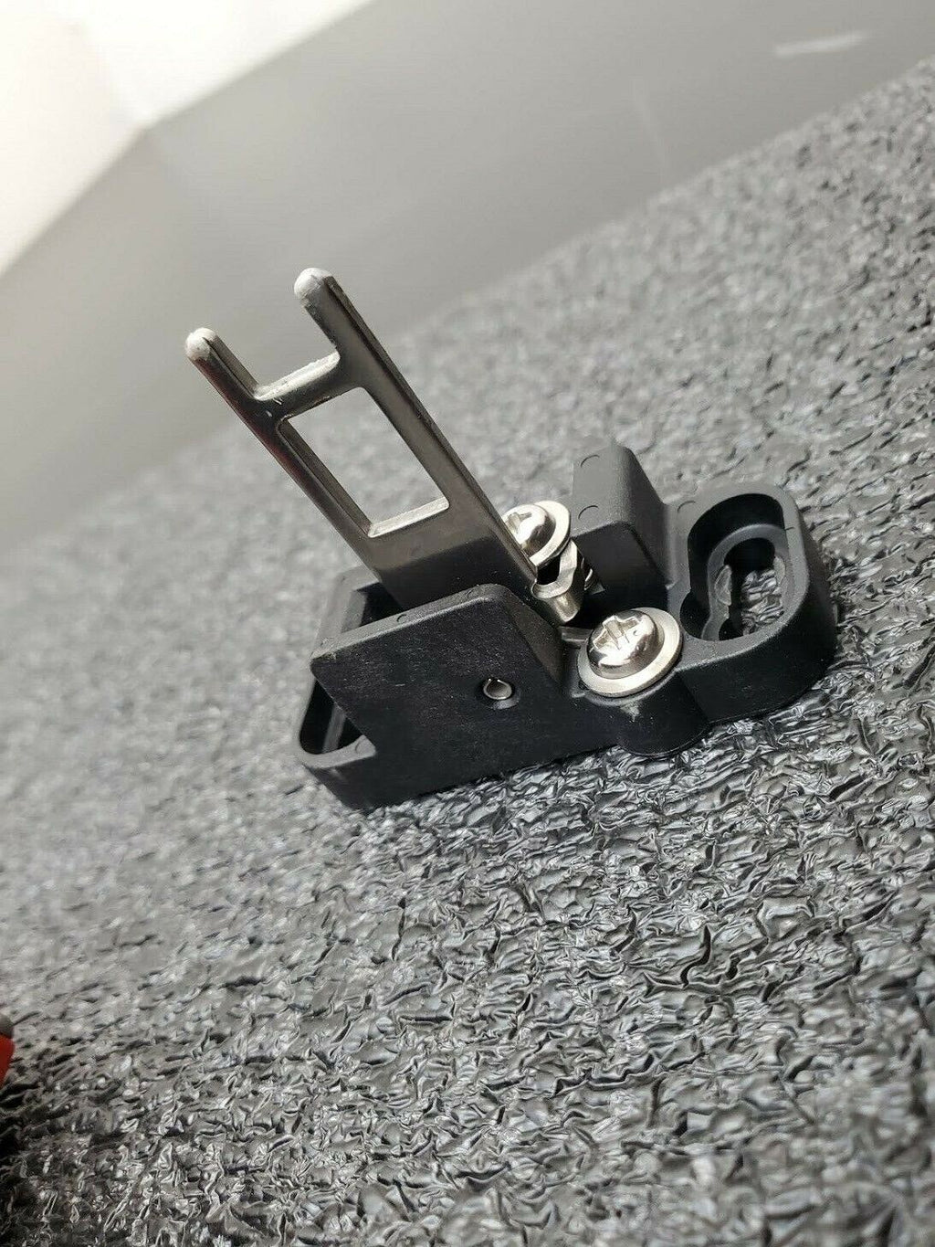Omron STI D4GL-2FFA-A Guard Lock Safety Door Switch Interlock w/ Manual Override