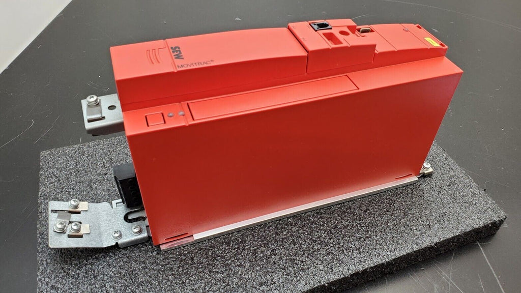 SEW EURODRIVE MOVITRAC B MC07B0022-2B1-4-00 230V 1PH 2.2kW 3.0HP AC 8.6A