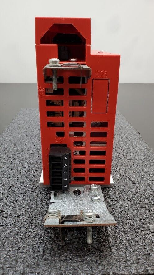 SEW EURODRIVE MOVITRAC B MC07B0022-2B1-4-00 230V 1PH 2.2kW 3.0HP AC 8.6A