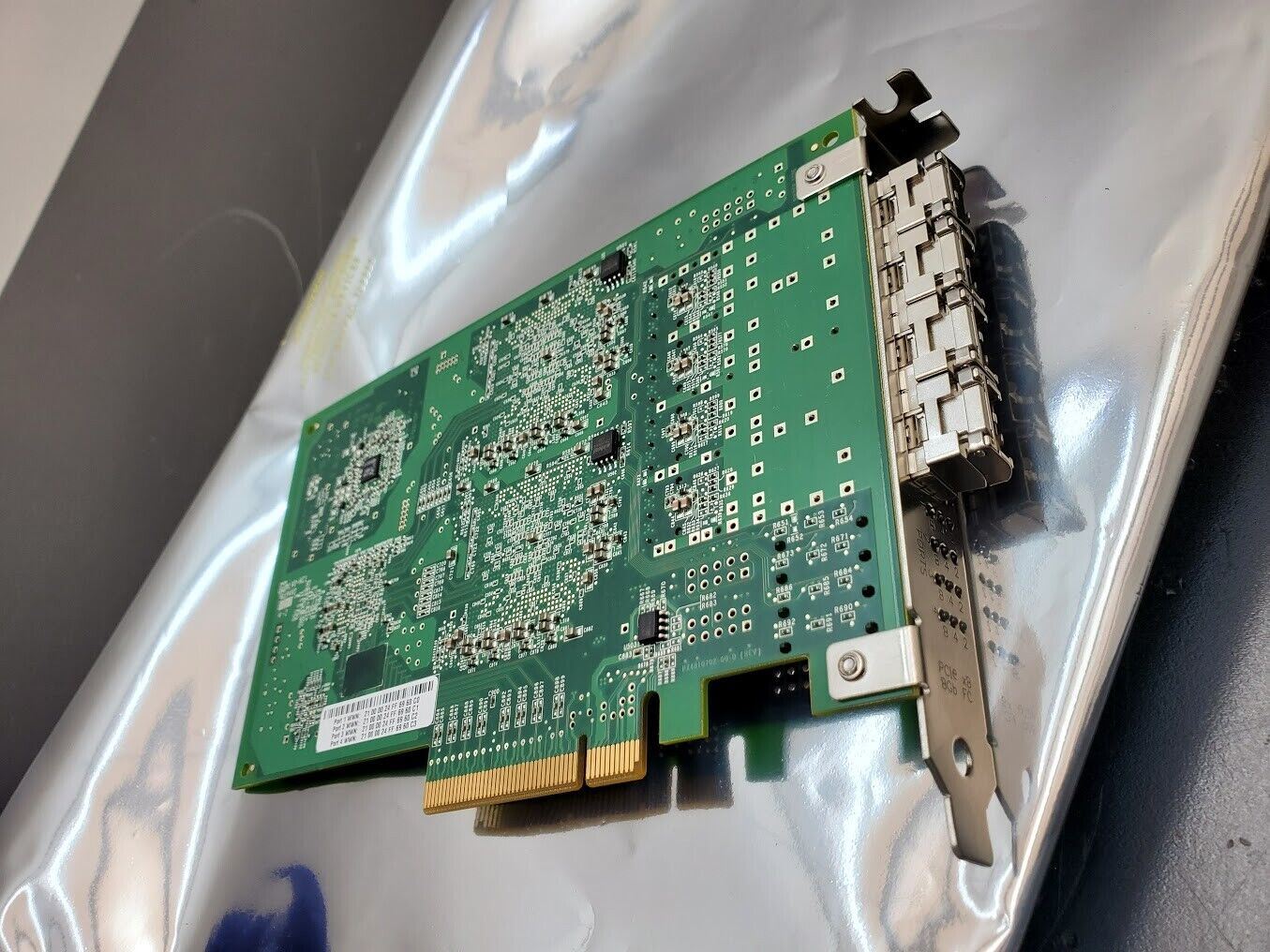 Quad Port QLogic QLE2564 FC HBA PCI-E Fiber Channel 4 Port + 4x 8Gb Transceivers