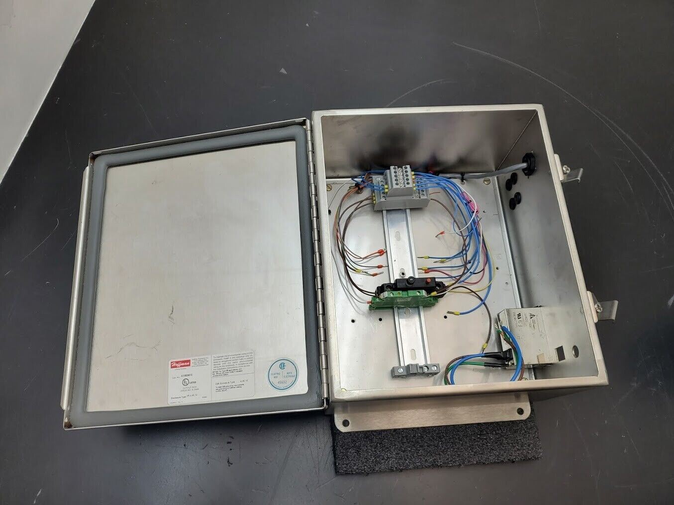 Hoffman A12106CHNFSS Stainless Enclosure 6in X 12in X 10in w/ 120VAC Input SS